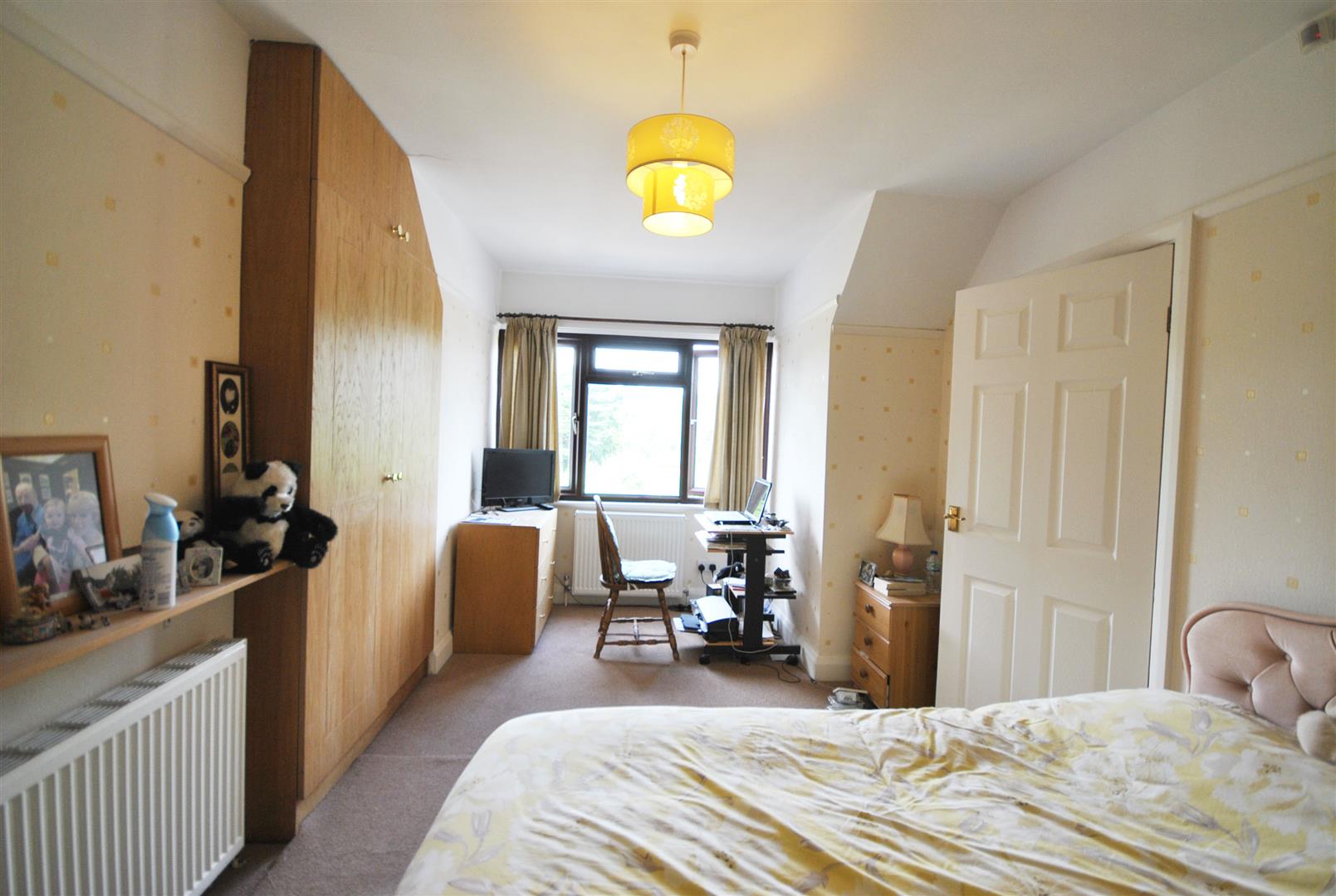 3 Bedrooms, Bungalow - Semi Detached